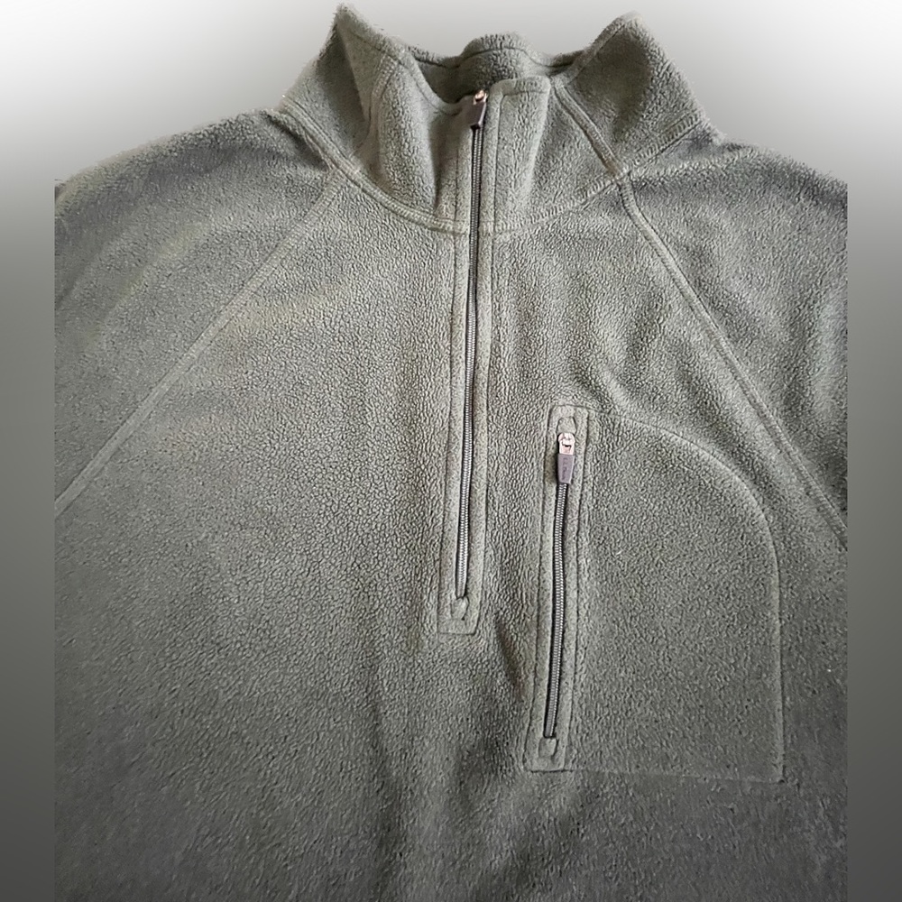 Men’s L.L. Bean's Quick Dry Trail Tee 1/4 Zip w/ Chest Zip Pocket - Picture 2 of 5